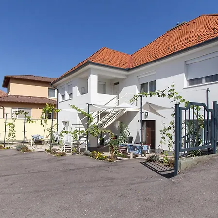 Deli Terasz B Apartman Free Parking, Self-Check-In Anytime Győr Exterior foto