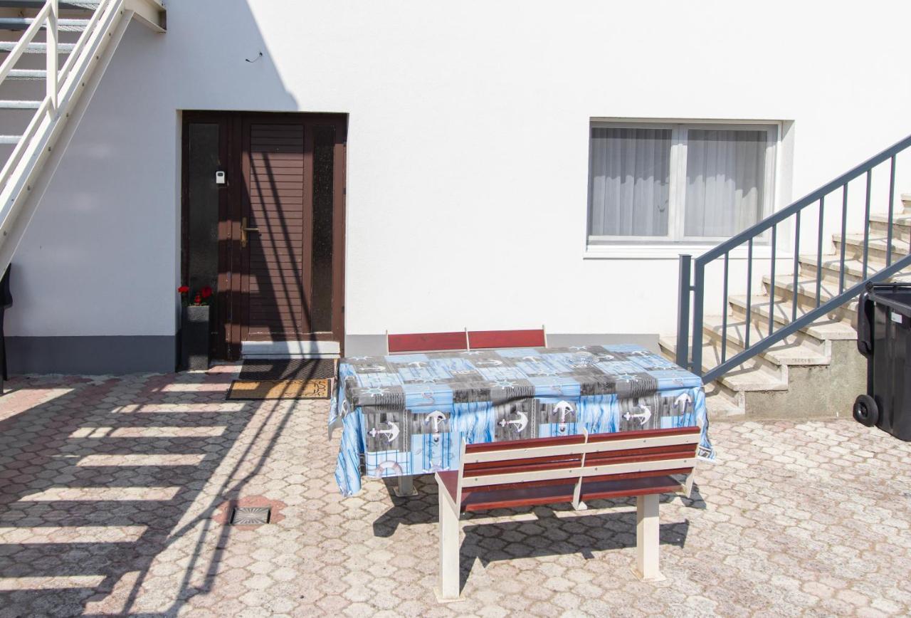 Deli Terasz B Free Parking, Self-check-in Anytime Appartement *